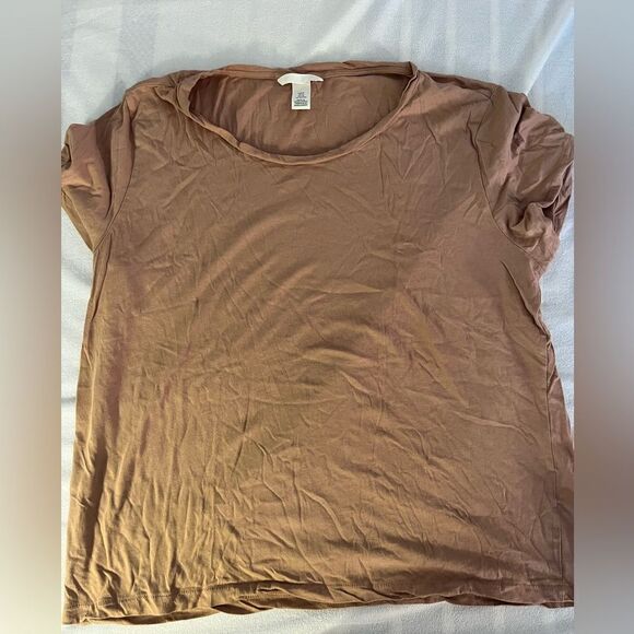 H&M tshirt  - Picture 1 of 3